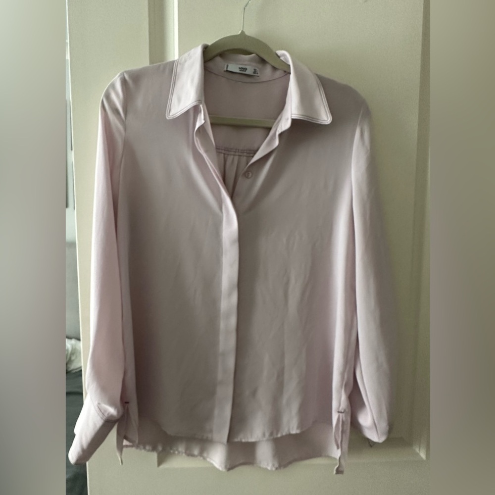 Blouse. Pinkish lavender. Size M